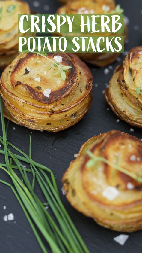 Crispy Potatoes In Oven, Herbed Potatoes, Potato Stacks, Potatoes In Oven, Mini Potatoes, Gold Potatoes, Lemon Potatoes, Yukon Gold, Yukon Gold Potatoes