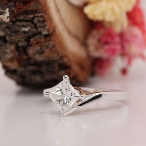 Check out this item in my Etsy shop https://www.etsy.com/ca/listing/1185914725/princess-cut-engagement-ring-cz Diamond Ring Drawing, Swirl Diamond Ring, Crown Engagement Ring, Princess Cut Engagement Ring, Stacked Wedding Bands, Moissanite Ring Set, Diamond Princess, Princess Cut Engagement, Art Deco Wedding Rings