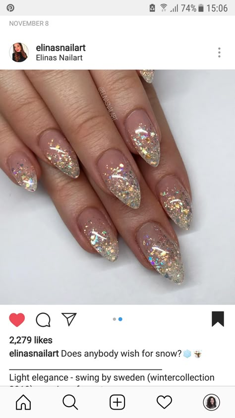 Neutral Nails Glitter Accent, Gold And Silver Sparkle Nails, Christmas Nails Sparkly Silver Glitter, Ombré Gold Glitter Nails, Silver Gold Glitter Nails, Silver And Gold Ombre Nails, Nye Nails Natural, Sparkly Nye Nails, Glittery Christmas Nails Sparkle