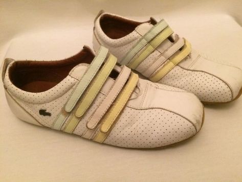 17 Zapatos que estaban de moda y hoy son feos Shoes Pastel, Lacoste Logo, Italian Wine, Velcro Straps, Tennis Shoes, Baby Shoes, Tennis, Shoes Accessories, Size 7