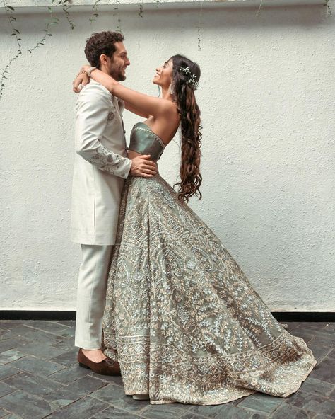 Alanna Panday Wedding, Alanna Pandey, Alanna Panday, Engagement Portraits Poses, Indian Wedding Poses, Engagement Photography Poses, Wedding Portrait Poses, Indian Wedding Couple Photography, Wedding Lehenga Designs