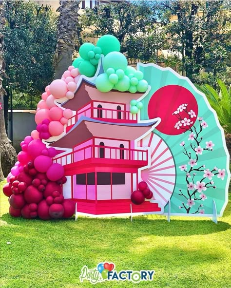 Japanese Backdrop Ideas, Japanese Theme Parties Decorations, Mulan Birthday Party Ideas, Mulan Party Decorations, Chinese Theme Party, Chinese Theme Parties, Asian Party Themes, Cherry Blossom Party, Japanese Party