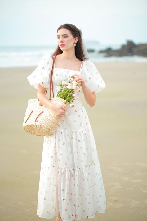 Soft Girl Dress, Dresses Korean Style, Simple Frock Design, Simple Frocks, Classy Prom Dresses, Dresses Aesthetic, Fashion Enthusiast, White Floral Dress, Stylish Dress Designs