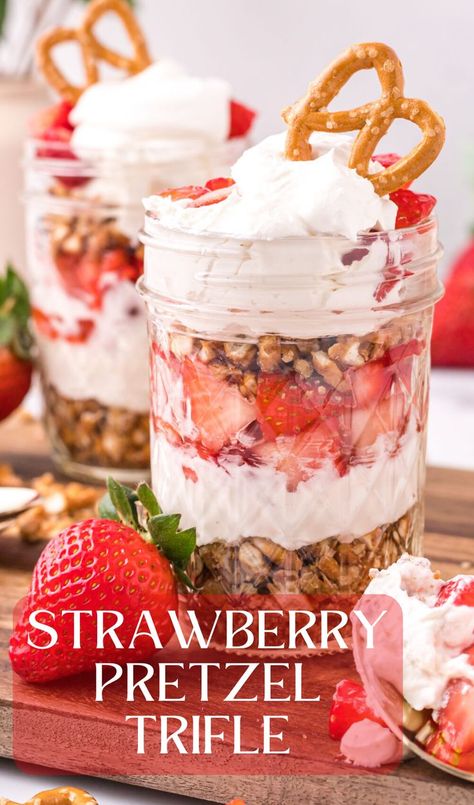 Strawberry Pretzel Trifle, Summer Trifle Desserts, Trifle Bowl Desserts, Trifle Easy, Food Truck Desserts, Easy Comfort Food Recipes, Trifle Bowl Recipes, Strawberry Pretzel Dessert, Summer Fruit Recipes