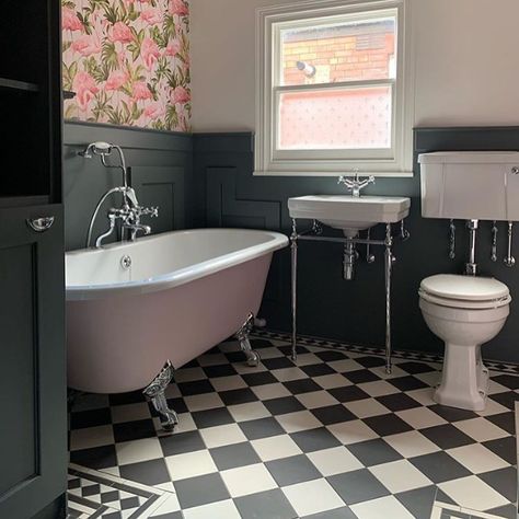 Small Victorian Bathroom, Edwardian Bathroom, Victorian House Interiors, Main Bathroom Ideas, Bathroom Paneling, Cast Iron Bath, Cast Iron Bathtub, New House Bathroom, Victorian Bathroom