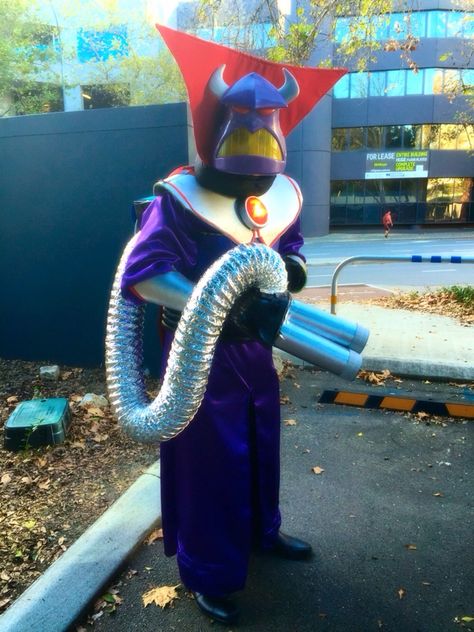 Emperor Zurg Costume Zurg Costume Diy, Zurg Costume, Disfraz Buzz Lightyear, Emperor Zurg, Toy Costume, Buzz Lightyear Party, Costume Closet, Toy Story Halloween, Diy Couples Costumes