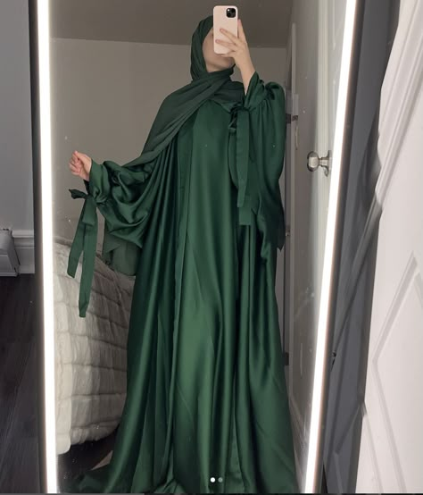 Sage Green Abaya Dress, Emerald Green Abaya Outfit, Emerald Green Abaya, Veiled Dress, Abaya Plus Size, Material Gown, Eid Dress Ideas, Green Abaya, Abaya Embroidery