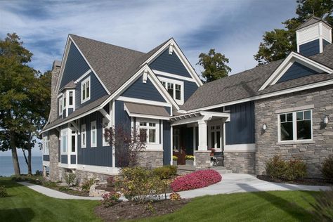 Lakefront Cottage with Coastal Interiors | Home Bunch - An Interior Design & Luxury Homes Blog | Bloglovin’ Craftsman Floor Plans, Blue Siding, Lake Houses Exterior, Hale Navy, Large House, Casas Coloniales, Nate Berkus, Craftsman Style Homes, Craftsman Style House Plans