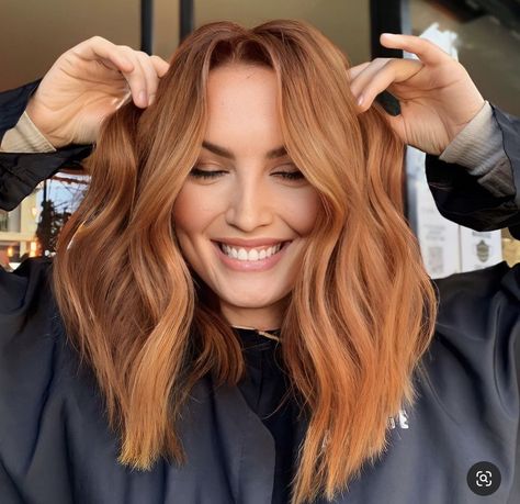 Strawberry Blonde From Brunette, Vibrant Natural Red Hair, Blonde Hair To Copper Hair, Best Hair Color For Pink Toned Skin, Ginger Hair 2023, Red Hair With Fair Skin, Carmel Red Hair Color, Auburn And Blonde Hair Color, Copper Hair Balayage Blonde