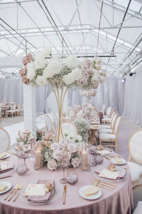 Lavender Wedding Reception, Lavender Wedding Ideas, Lavender Wedding Theme, Purple And Gold Wedding, Elegant Wedding Themes, Pink And White Weddings, Mauve Wedding, Purple Wedding Theme, Dream Wedding Decorations