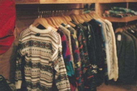 Tumblr_mfiabwj9za1rorm31o1_500_large 2010 Hipster, 2010s Hipster, Indie Sweater, Hipster Aesthetic, 2010s Aesthetic, Wooly Jumper, Big Knits, Sweater Season, Slouchy Sweater