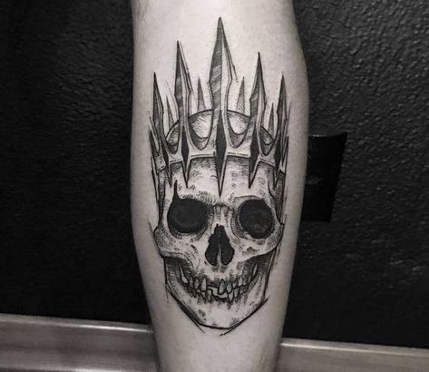 A Crown Tattoo, Skull With A Crown, Tattoo Circle, Skull Tattoo Flowers, Skull Rose Tattoos, Skull King, Black Skull Tattoo, Skull Hand Tattoo, Crown Tattoo Design