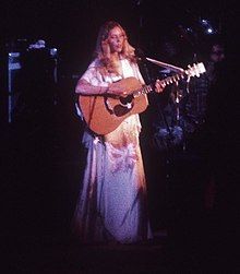 Joni Mitchell - Wikipedia Joni Mitchell 70s, Joni Mitchell Aesthetic, Joni Mitchell Tattoo, Folk Music Aesthetic, Joni Mitchell Hejira, Tim Buckley, Joni Mitchell, Leonard Cohen, Music People