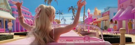 barbie movie dir. greta gerwig Barbie 2023 Icons, Margot Robbie Gif, Barbie The Movie 2023, Directed By Greta Gerwig, Movie Her, Barbie Margot Robbie, Barbie Hairstyle, Hi Barbie, Barbie 2023