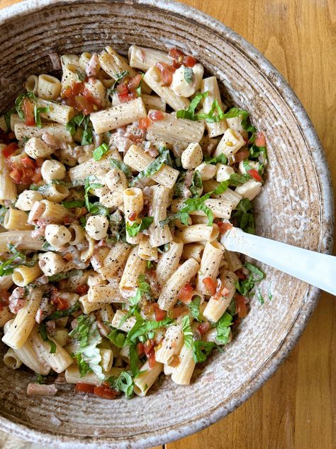 Creamy Caprese Pasta Salad — The Hungry Hooker Rigatoni Noodles, Creamy Balsamic Dressing, Mozzarella Pearls, Pasta Salad Ingredients, Cold Pasta Salad Recipes, Caprese Pasta Salad, Sheet Pan Dinners Chicken, Caprese Pasta, Cooked Pasta