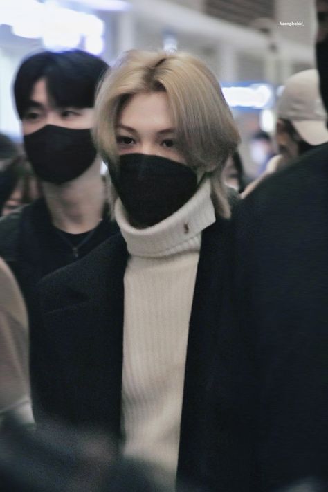 Twitter Felix Silver Hair, Felix From Stray Kids, Song Recommendations, I Adore You, Incheon Airport, Lee Felix, Someone Like You, Felix Stray Kids, Incheon