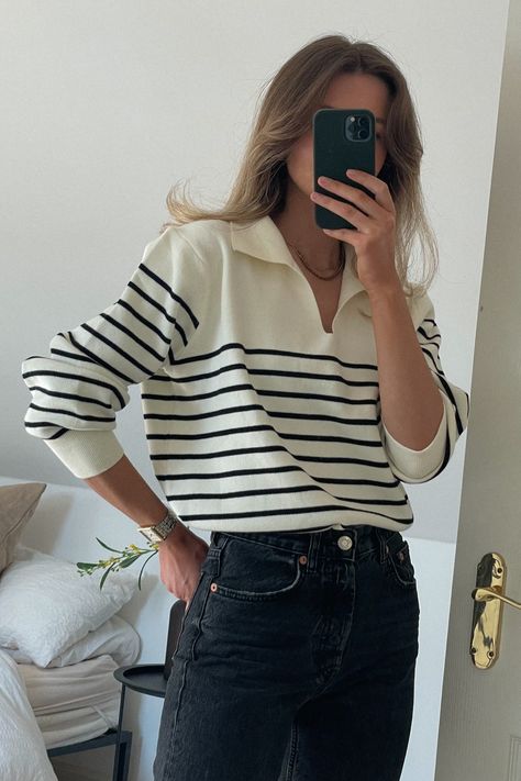 Polo Neck Sweater Outfit, Striped Polo Sweater Outfit, Collard Sweater Outfits Women, Polo Stripes Outfit Women's, Polo Neck Outfits For Women, Stripy Top Outfit, Striped Collared Shirt Outfit, Striped Polo Outfit, Black White Striped Shirt Outfit