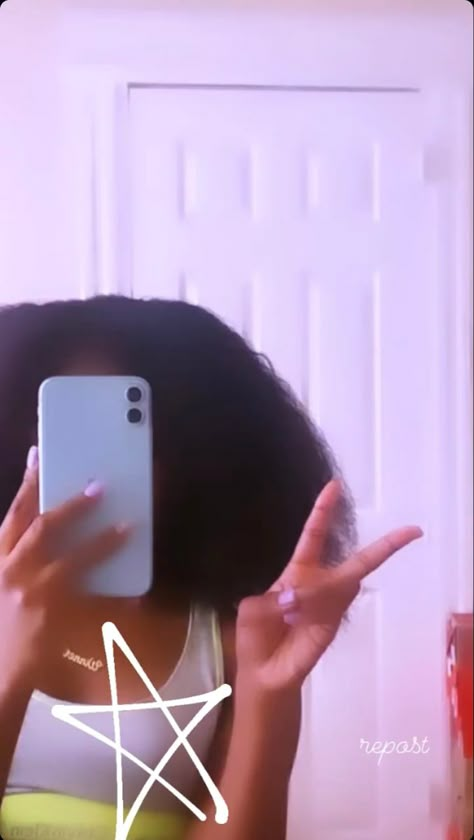 Lightskin Girls No Face Mirror, Mirror Selfie Poses No Face Black, Mirror Pick Black Hair Girl, No Face Pics Black, No Face Mirror Selfie Black Women, No Face Pics Black Women, Brownskin Baddie Mirror Pics No Face, Black Girls Mirror No Face, Mirror Pics No Face Black