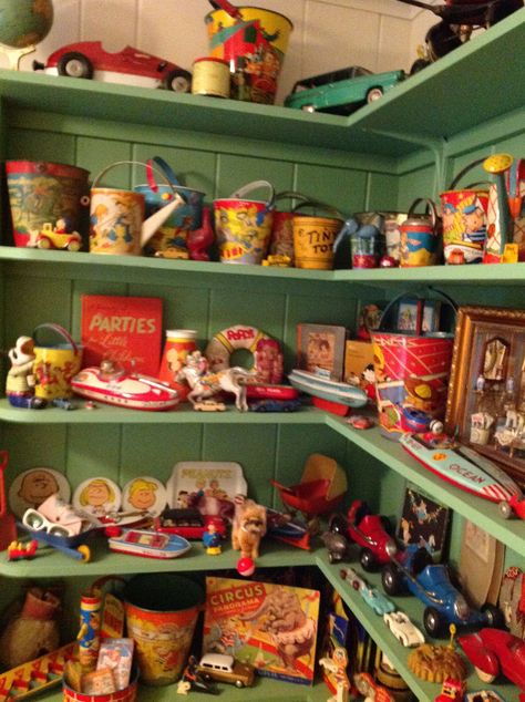 Collection of Vintage and Antique Toy Display - Vintage Collectibles at Ruby Lane www.rubylane.com @rubylanecom Antique Toy Display Ideas, Vintage Toy Display Ideas, Vintage Tin Toys, Vintage Toy Room, Tin Toys Vintage, Vintage Toys Aesthetic, Vintage Toy Display, Vintage Toy Store, Cool Collections