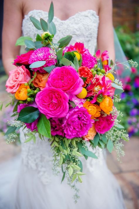 Greenery Wedding Bouquet, Colorful Wedding Bouquet, Orange Bouquets, Spring Wedding Bouquets, Diy Bridal Bouquet, Hot Pink Weddings, Spring Wedding Bouquet, Boda Mexicana, Prom Flowers