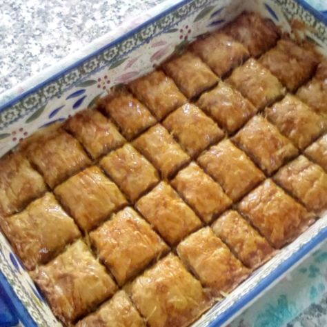 Pillsbury Quick Crescent Baklava, Christmas Baklava Recipe, Baklava Recipe Easy Puff Pastry, Baclavale Recipes Easy, Simple Baklava Recipe, Easy Baklava Recipe, Baklava Recipes, Easy Baklava, Mr Food Recipes