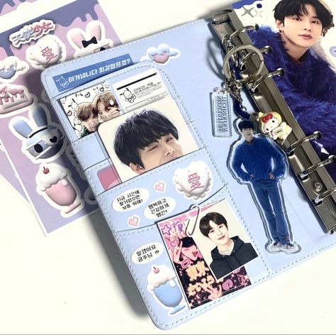 Kpop Macaron Binder, K Pop Binder Cover, K Pop Binder Ideas, Pc Binder Deco, Kpop Binder Ideas, Kpop Binder Aesthetic, Macaron Binder Deco, Photocard Binder Ideas, Kpop Pc Binder