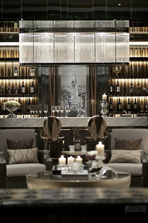 Maison Baccarat Store, Moscow designed by Philippe Starck.... fancier than what I was thinking, but very sleek. Bar Restaurant Design, Space Bar, Luxury Bar, Design Moda, Bar Interior, Art Deco Lighting, Bar Design Restaurant, Hotel Bar, Luxury Event