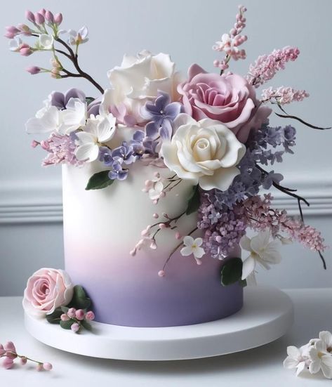 Lilac Quince Cake Ideas, Lavender Wedding Cake Lilacs, Purple Cake Decorating Ideas, Lilac Wedding Cakes, Lavender Colour Cake, Wisteria Cake, Purple Wedding Cake Ideas, Wedding Cake Designs Purple, Purple Cake Ideas