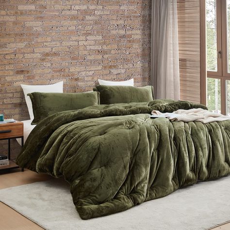 PRICES MAY VARY. Size: Alaskan King Comforter - 120"W x 120"L, (4) King Sham - 20" x 36" x 2" Flange - Weight approx. 34 lbs Material: Both sides feature our Me Sooo Comfy material in Winter Moss (Green), consisting of a short coral fleece Construction: Thick 800GSM Grade A microfiber inner fill for a warm and cozy comfort Important Information: A super plush comforter set with an ultra thick inner fill, for both soft comfort and sleek style from your bedding Care Instructions: Machine Washable Oversized King Comforter, Fleece Bedding, Oversized Comforter, Green Comforter, Twin Xl Comforter, King Comforter Sets, Queen Comforter Sets, Bedding Stores, Queen Comforter