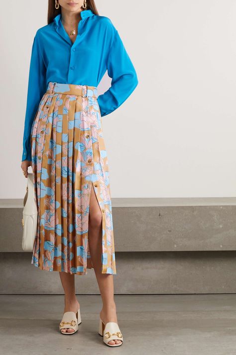 Skirt Gucci, Floral Prints Fashion, Twill Skirt, Midi Skirt Outfit, Outfit Primavera, Printed Pleated Skirt, Fashion Days, Indian Designer Outfits, Silk Twill