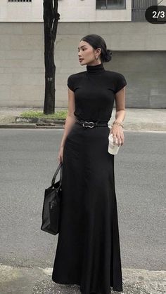 Winter outfit Black Librarian Aesthetic, Aesthetic Professional Outfits, Business Professional Outfits Skirt, Proffesional Woman Outfits, Office Outfits Aesthetic, Black Skirt Outfit Aesthetic, Librarian Core, Professional Fits, Long Black Skirt Outfit