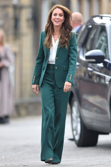 Vestidos Kate Middleton, Moda Kate Middleton, Style Kate Middleton, Kate Middleton Style Outfits, Long White Shirt, Düşes Kate, Looks Kate Middleton, Kate Middleton Dress, Kate Middleton Outfits