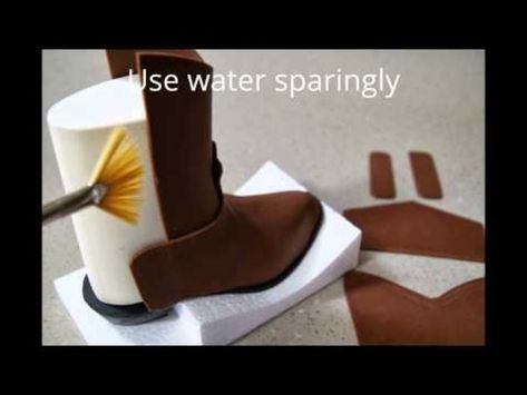 Video By bkloucks1 A tutorial using our 3d formers. This one is our Cowboy Boot Kit. Easy to use former enable 3d modeling with Gumpaste or... Cowboy Boot Cake, Boot Cake, Cowgirl Cakes, Cowboy Cakes, Cake Structure, Shoe Cakes, Cake Techniques, Farm Cake, Cake Tips