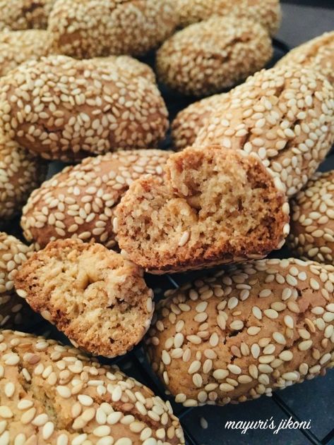 Italian Sesame Seed Cookies, Sesame Seed Cookies, Sesame Seeds Recipes, Cookies Italian, Madeline Cookies, Seed Cookies, Pastries Recipes Dessert, Sesame Cookies, Keto Christmas Cookies