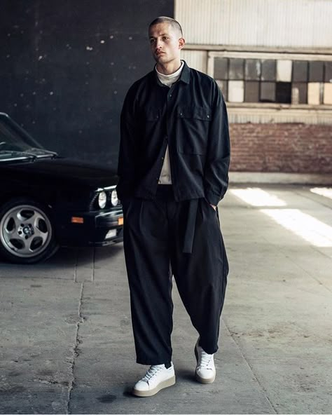 White Clothes Men, Streetwear Fashion Japan, Techno Clothes, Japanese Street Fashion Men, All Black Fits, Black And White Clothes, Man Lifestyle, Mens Aesthetic, Senior Fashion