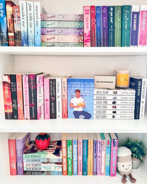 happy shelfie sunday! 💞📖✨ i have recently updated my romance dedicated bookshelf so i wanted to share the final product! i absolutely love how it turned out like the special edition of Daydream looks phenomenal 🤩 i also just uploaded a new booktube video! it’s about the last 10 books i read 🥰 go check it out, the link is in my bio! how is your sunday going? any special plans? 😚💞 ••••• 🏷: #bookstagram #books #reading #booktok #bookinstagram #booklover #bookworm #bookclub #reader #fiction... Romance Bookshelf, Book Corner Ideas Bedroom, Books To Read In Your Teens, Bookshelf Inspo, Special Edition Books, Bookish Content, Books Wishlist, Books Romance Novels, Bookshelf Ideas