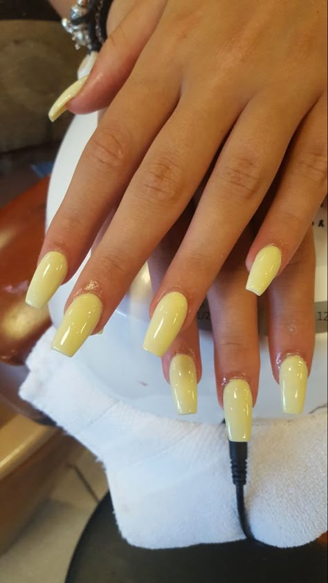 Pastel Yellow Coffin Acrylic Nails, Light Yellow Acrylic Nails Designs, Nails For Spring Coffin, Light Yellow Square Nails, Yellow Nails With Pearls, Ballerina Nails Yellow, Yellow Prom Accessories, Pale Yellow Nails Acrylic, Coffin Acrylic Nails Yellow