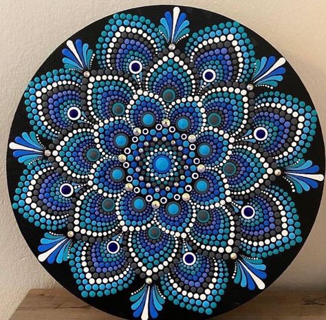 Round Canvas Painting, Purple Mandala, Mandala Rock Art, Mandala Canvas, Mandala Art Therapy, Blue Mandala, Beautiful Mandala, Mandala Design Pattern, Mandala Art Lesson