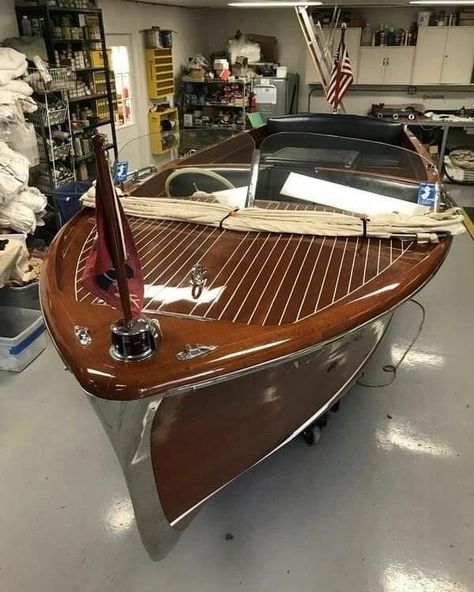 Chris Craft Wood Boats, Wooden Speed Boats, Mahogany Boat, Boat Interior Design, Chris Craft Boats, Runabout Boat, Plywood Boat, Classic Wooden Boats, Dream Boat