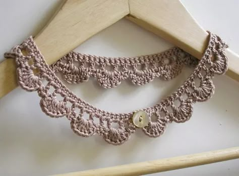 Col Crochet, Crochet Collar Pattern, Crochet Necklace Pattern, Crochet Jewlery, Simply Crochet, Crochet Jewelry Patterns, Crochet Collar, Necklace Patterns, Crochet Bracelet