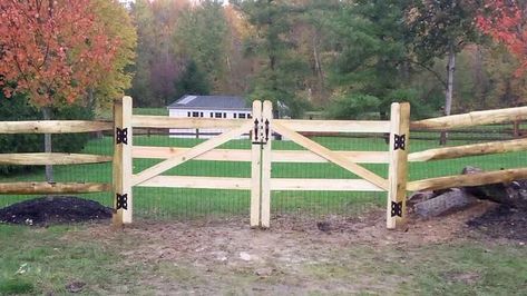 3 Rail Fence Gate, Diy Split Rail Fence, Split Rail Gate, Split Rail Fence Gate, Split Rail Fence Ideas, French Country Pool, Fence Gate Ideas, Farm Fence Gate, Yard Entrance