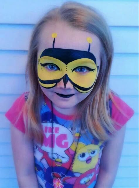 Bumble Bee Face Paint, Bee Face Paint, Obličejové Masky, Carnaval Make-up, Halloween Makeup For Kids, Bumble Bee Costume, Bee Makeup, Makeup Zombie, Animal Face Paintings