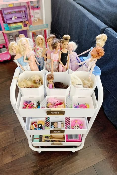 Best Playroom, Barbie Storage, Barbie Organization, Doll Organization, Playroom Organization Ideas, Toy Room Organization, Storage For Toys, Doll Storage, Girls Playroom