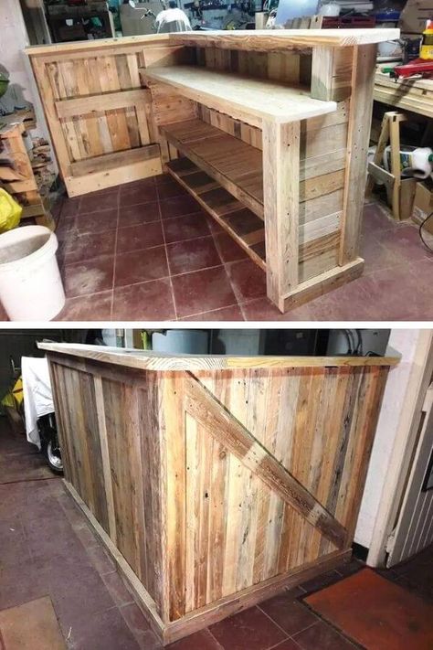 Wood Pallet Bar Diy, Pallet Wood Bar Ideas, Pallet Wood Coffee Bar, Pallet Coffee Bar, Wood Bar Ideas, Build A Bar Diy, Rustic Bar Ideas, Easy Diy Bar, Diy Bar Plans