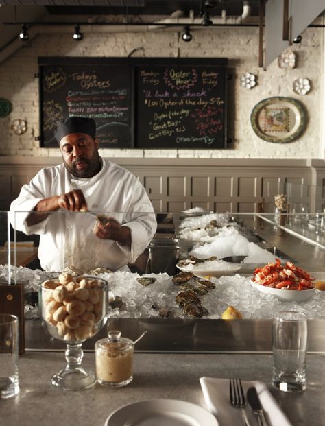 Raw Bar_6979 FINAL Credit Jason Varney (1) Fish Display, Oyster Bar Restaurant, Fish Sushi, Luxury Restaurant Interior, Seafood Bar, Seafood House, Philly Food, Seafood Menu, Fish Shop