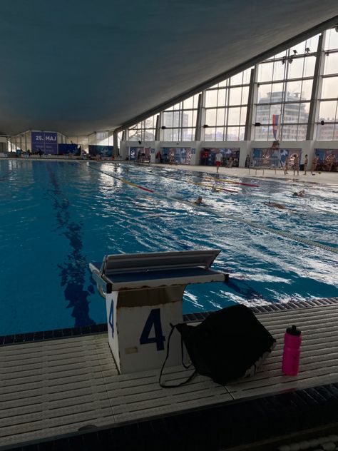 Swimming Practice Aesthetic, Swimming Girlies Aesthetic, Swiming Pull Aesthetic Girl, Swimming Girlies, Swimmer Aesthetic Male, Swimming Aesthetic Sport, Swim Competition, Swimming Pools Drank, Swim Aesthetic