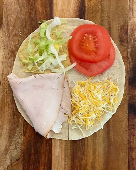 Pizza Wrap, Turkey Melt, Pizza Wraps, Healthy Lunch Snacks, Fast Dinners, Lunch Recipes Healthy, Wrap Recipes, A Pizza, Lunch Snacks