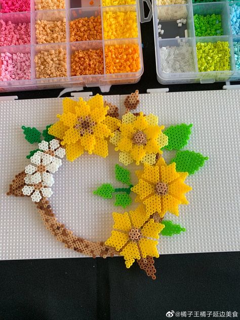 Peeler Bead Plant, Perler Bead Flower Bouquet, Sunflower Perler Bead Patterns, Perler Bead 3d Patterns, Perler Bead Flower Patterns, Perler Bead Flowers, Perler Bead Mushroom, Flower Perler Beads, 3d Perler Bead Patterns