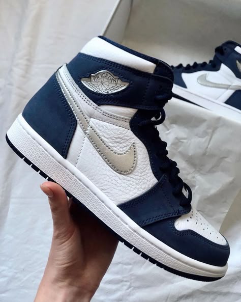 Air Jordan 1 Outfit Midnight Navy, Midnight Navy Jordan 1 Blue Silver Sepatu Air Jordan, Nike Air Jordan 1 High, Nike Fashion Shoes, Nike Shoes Girls, Jordan Shoes Girls, Custom Nike Shoes, All Nike Shoes, Nike Air Shoes, Shoes Sneakers Nike