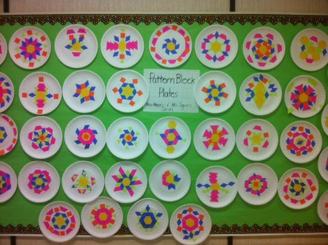 Here's a terrific idea for using pattern blocks to teach symmetry. Pattern Blocks Activities, Math Patterns, Pattern Activities, Symmetry Art, Math Geometry, Math Workshop, Math Art, Symmetry Pattern, First Grade Math